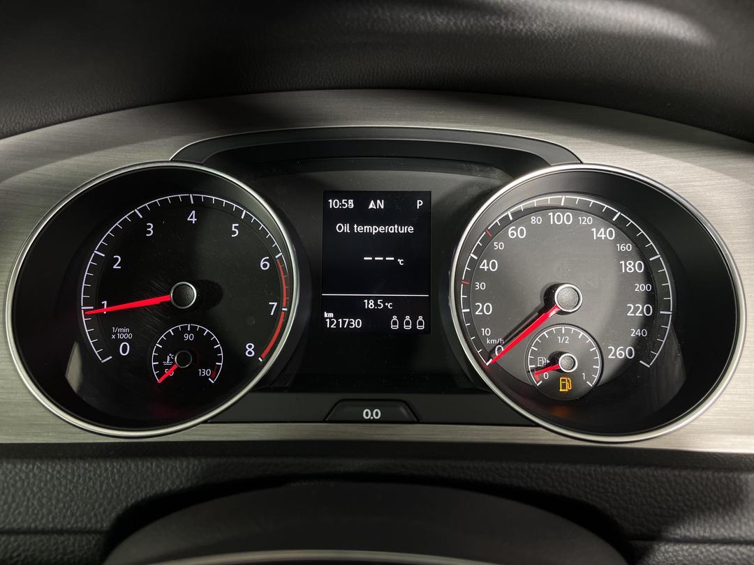 Photo '21' of Volkswagen Golf