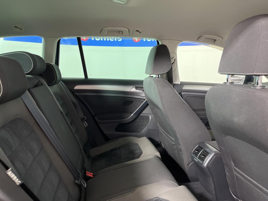 Photo '20' of Volkswagen Golf