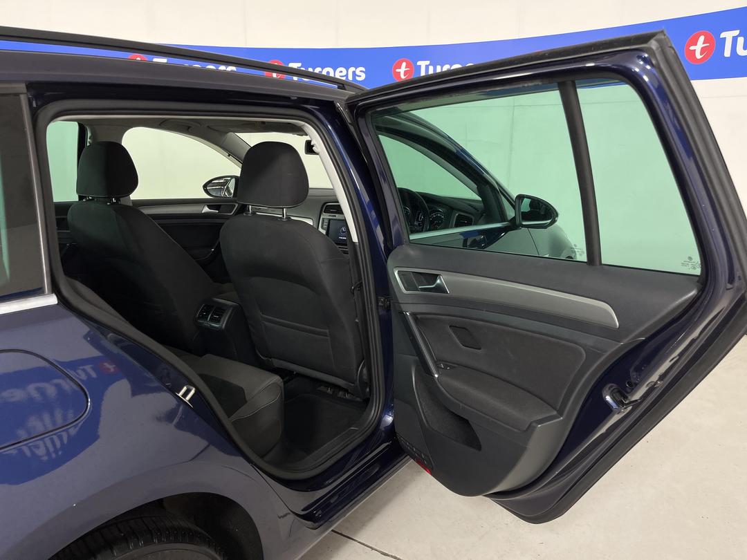 Photo '19' of Volkswagen Golf