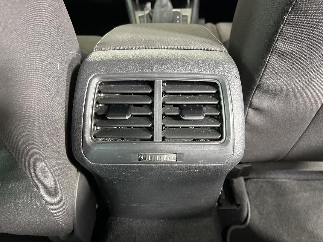 Photo '24' of Volkswagen Golf