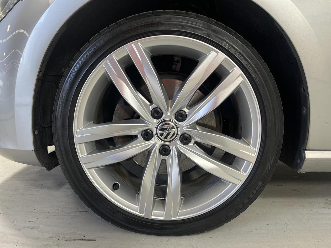 Photo '10' of Volkswagen Golf