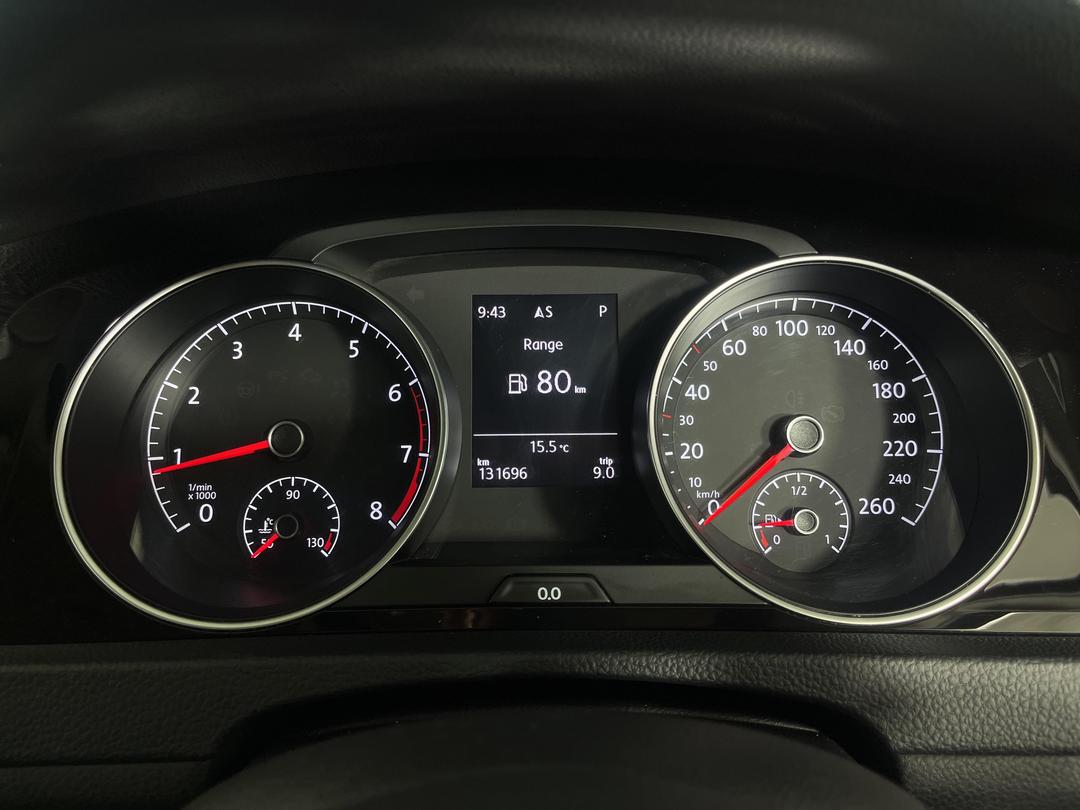 Photo '21' of Volkswagen Golf