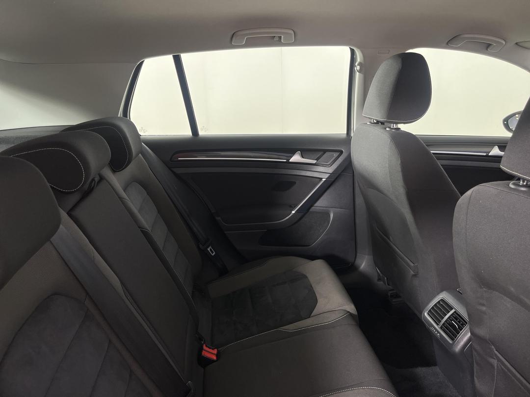 Photo '20' of Volkswagen Golf