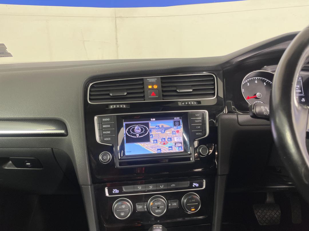 Photo '18' of Volkswagen Golf