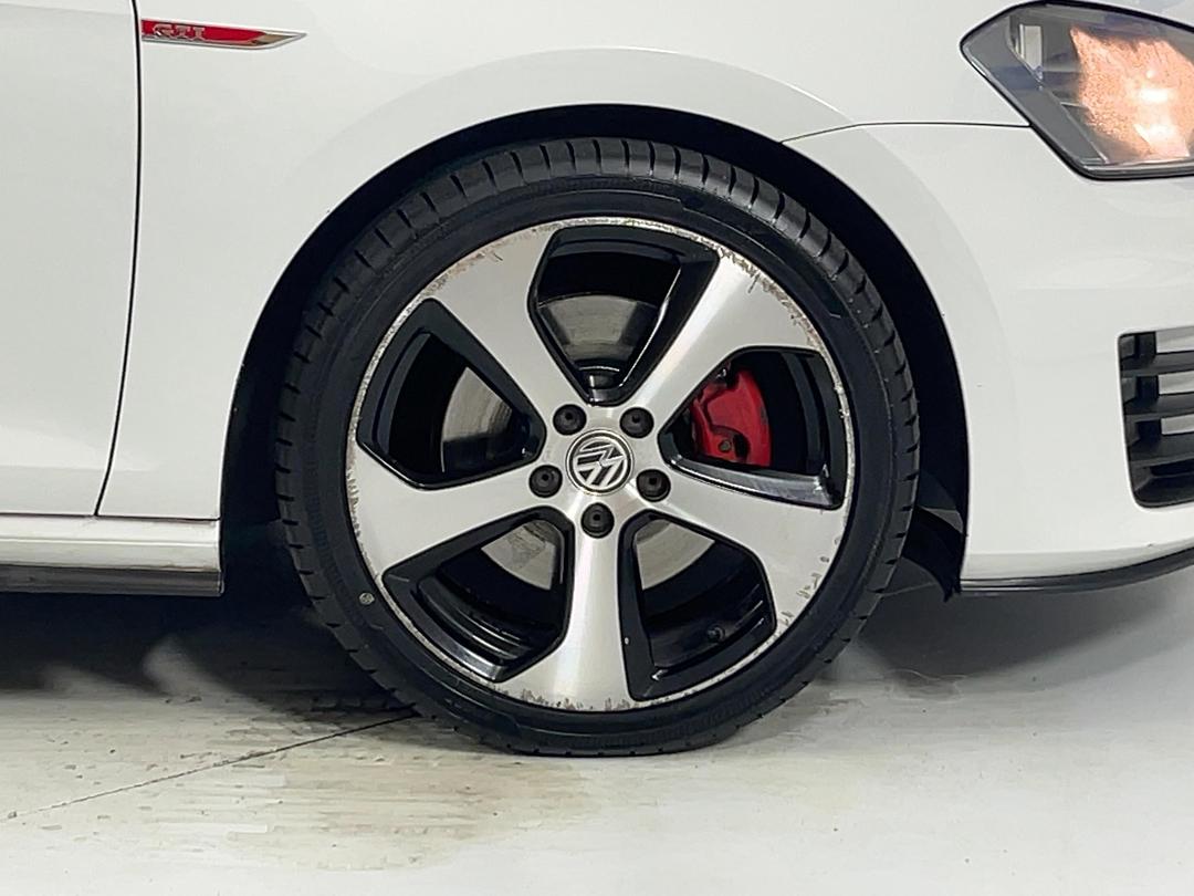 Photo '9' of Volkswagen Golf