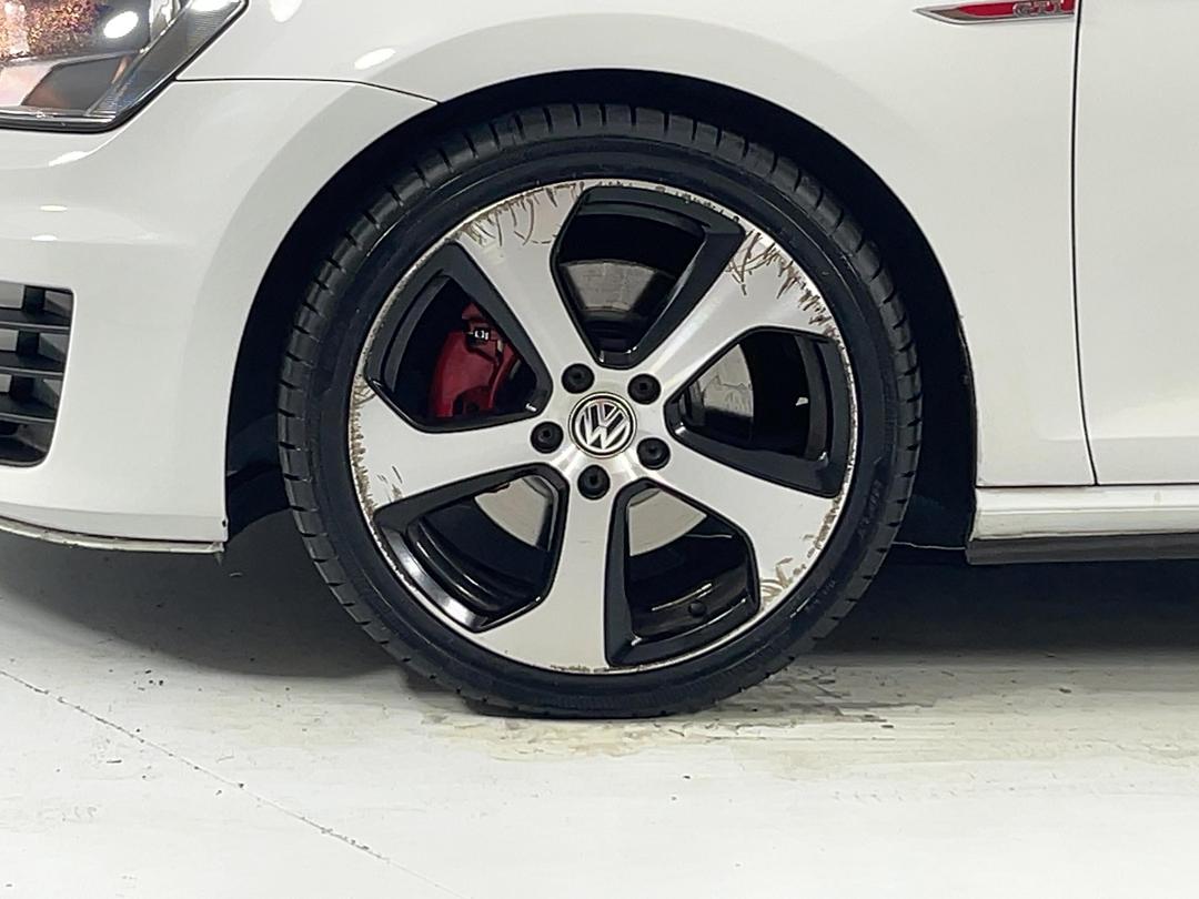 Photo '10' of Volkswagen Golf