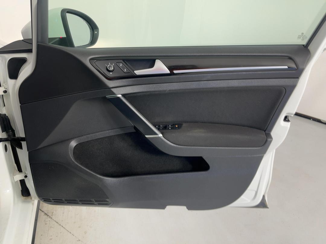 Photo '15' of Volkswagen Golf