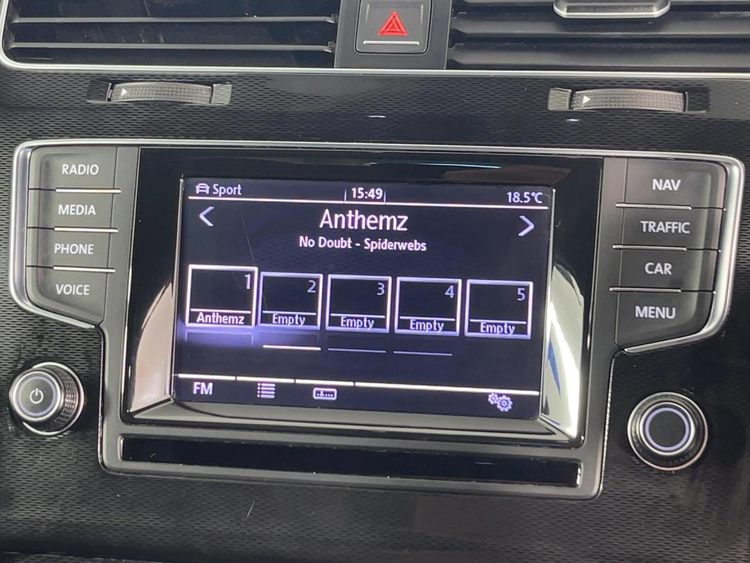 Photo '25' of Volkswagen Golf