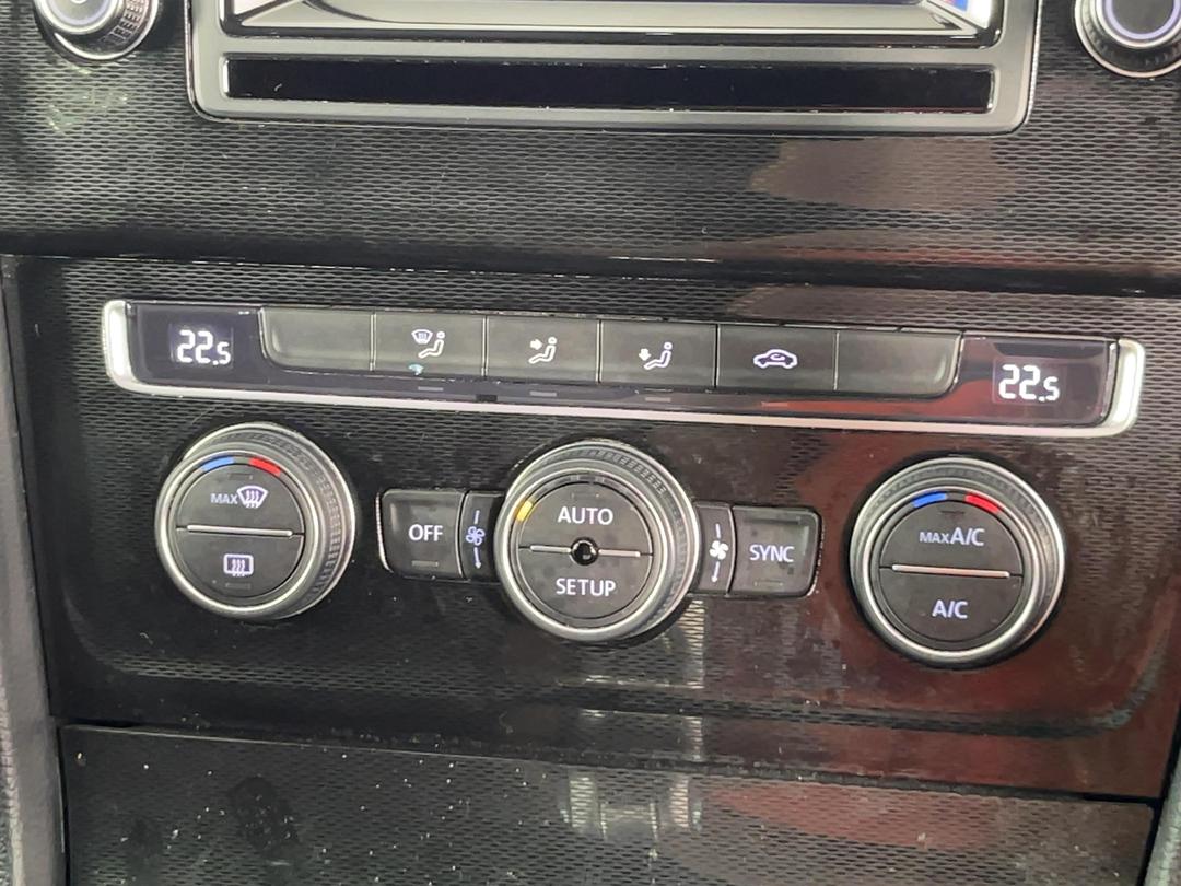 Photo '29' of Volkswagen Golf