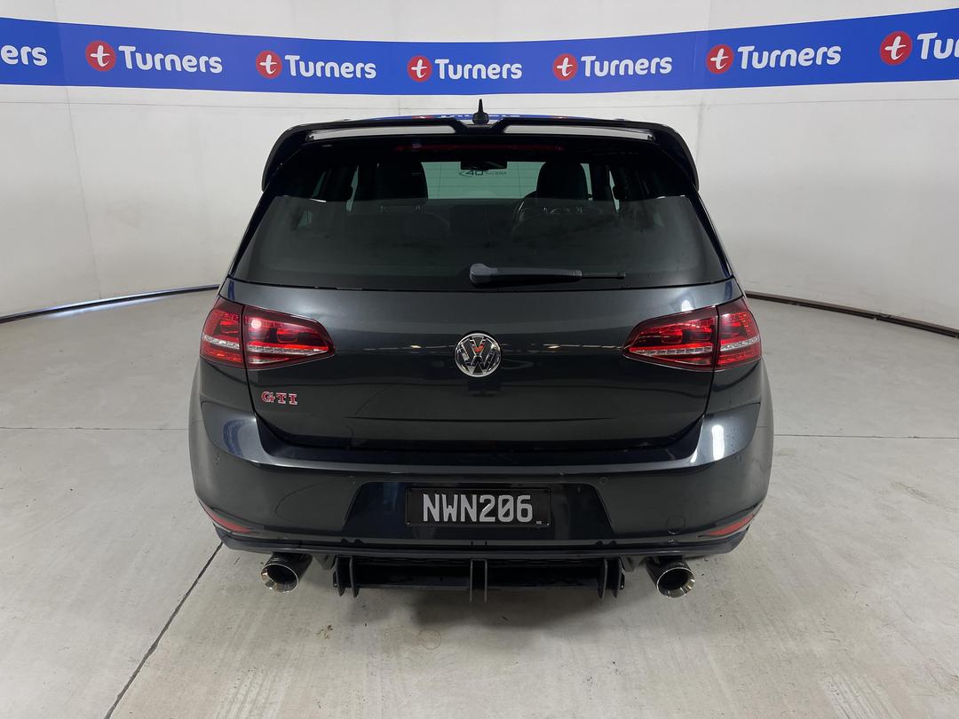 Photo '6' of Volkswagen Golf