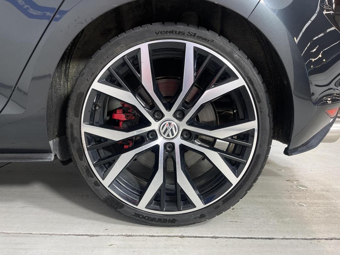 Photo '11' of Volkswagen Golf