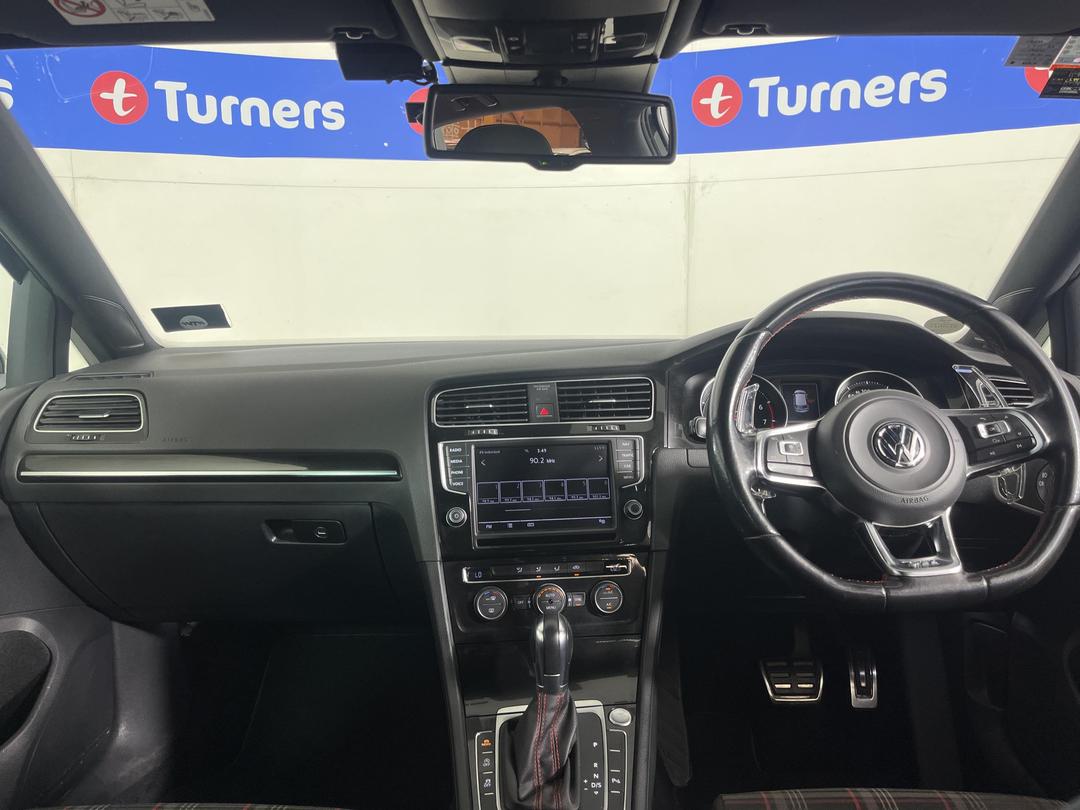 Photo '17' of Volkswagen Golf