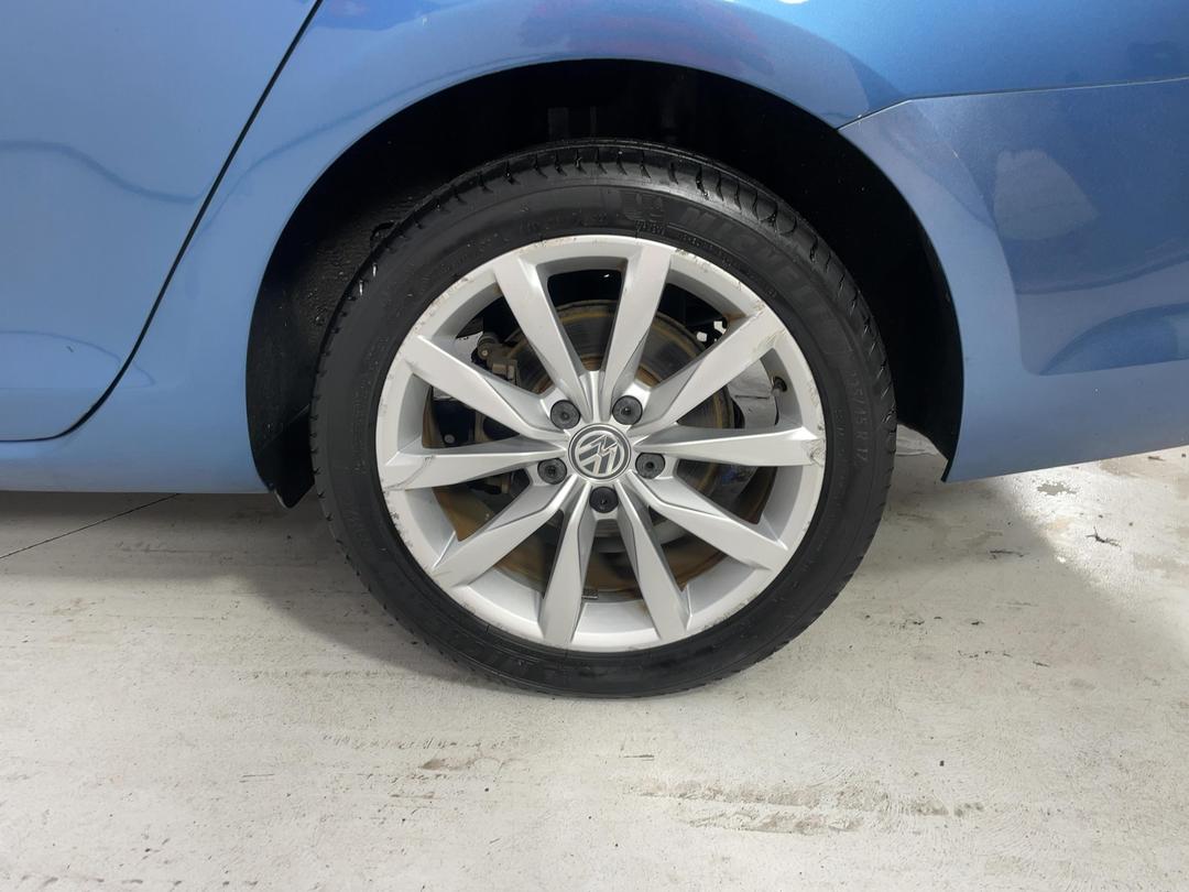 Photo '11' of Volkswagen Golf