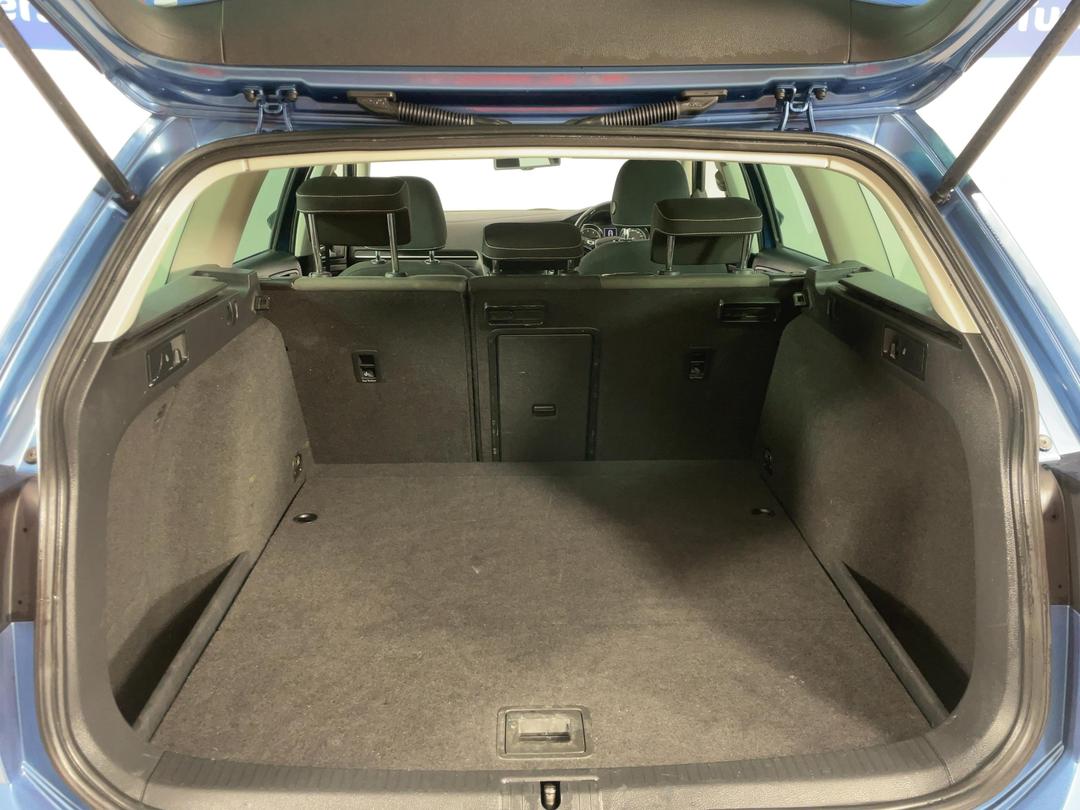 Photo '14' of Volkswagen Golf