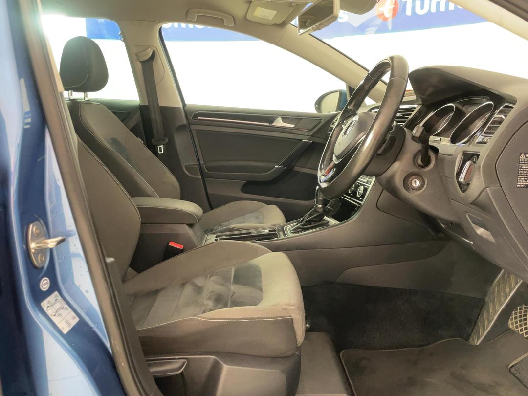 Photo '16' of Volkswagen Golf