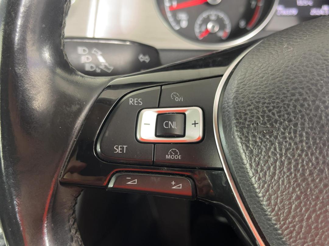 Photo '23' of Volkswagen Golf