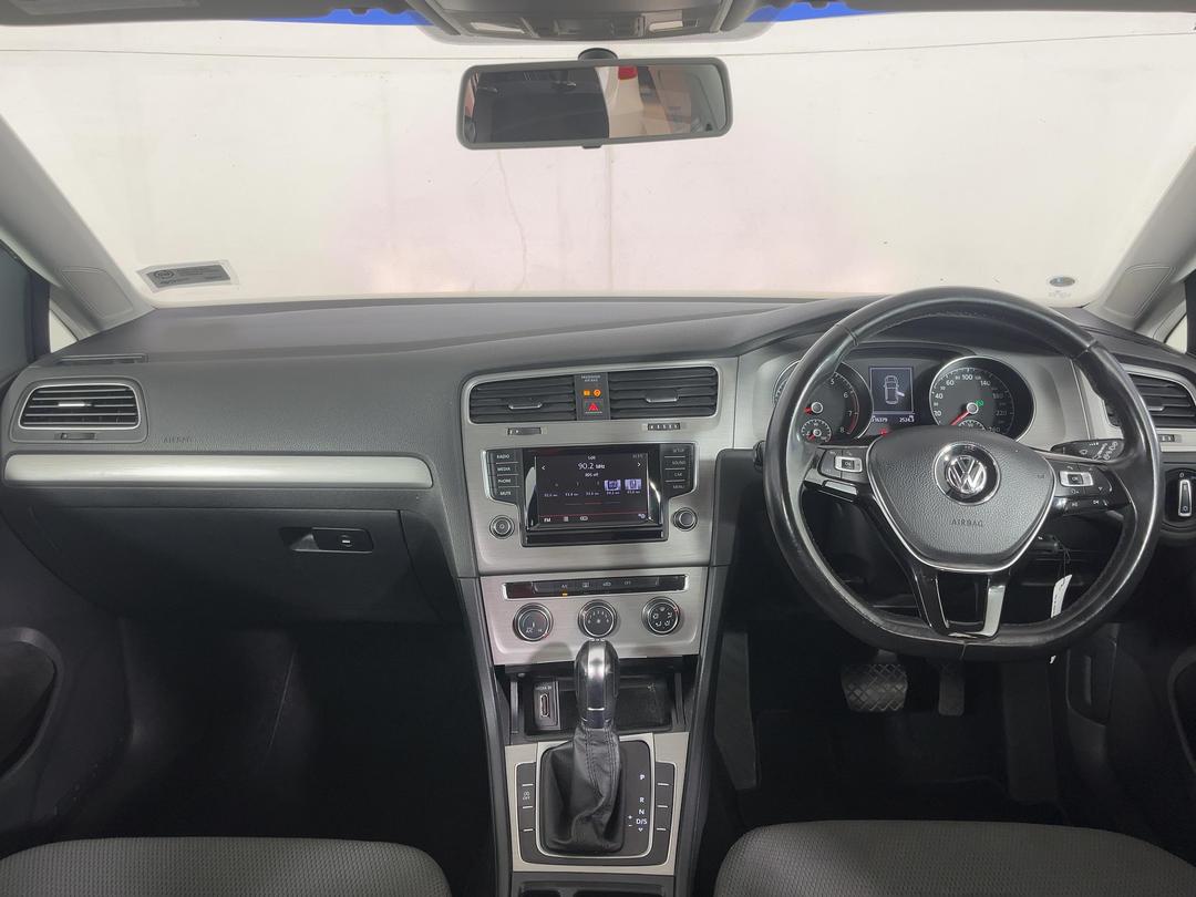 Photo '17' of Volkswagen Golf