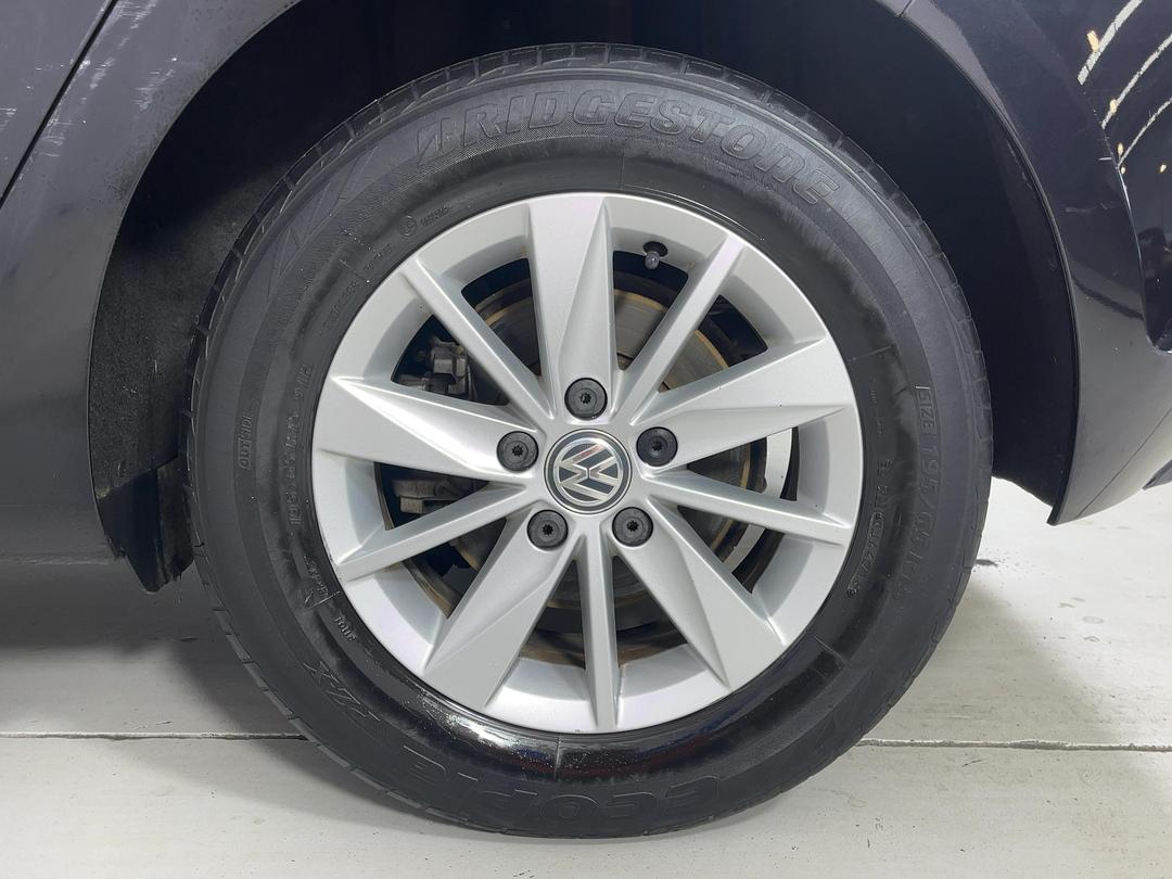 Photo '11' of Volkswagen Golf