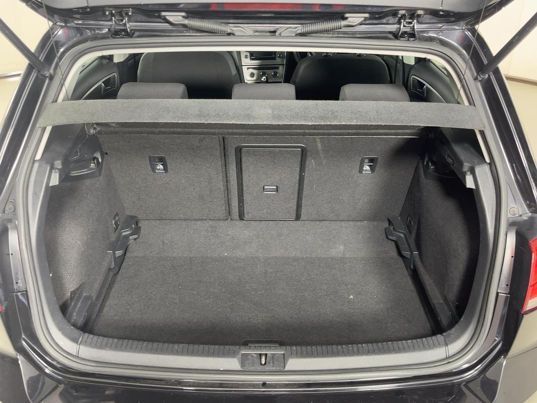 Photo '14' of Volkswagen Golf