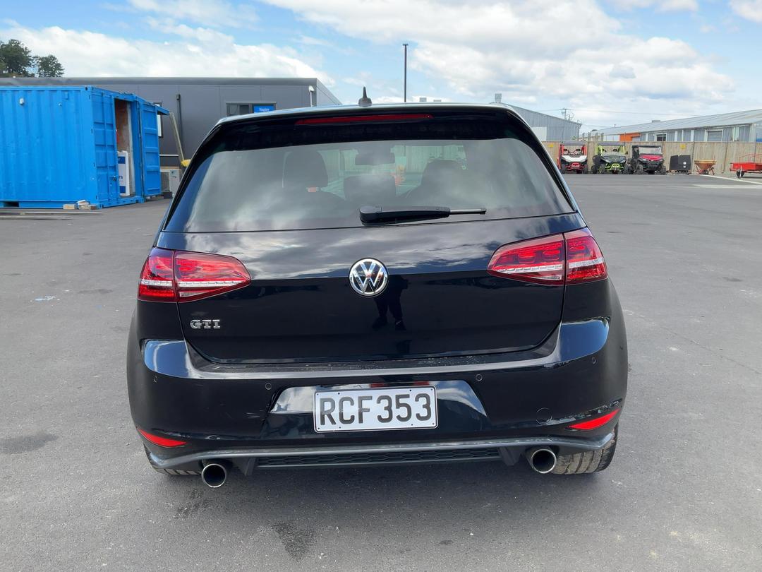 Photo '7' of Volkswagen Golf GTI (DSG) Photo '7' of Volkswagen Golf GTI (DSG)
