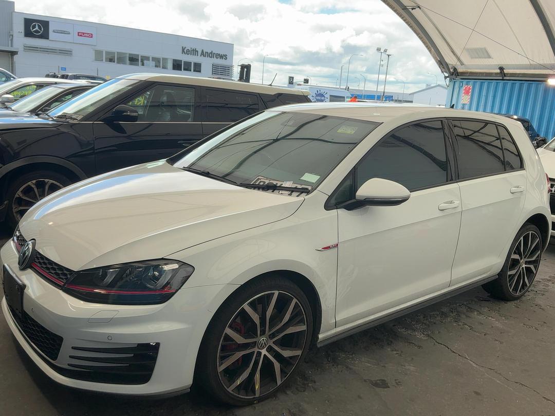 Photo '3' of Volkswagen Golf GTI (DSG) Photo '3' of Volkswagen Golf GTI (DSG)