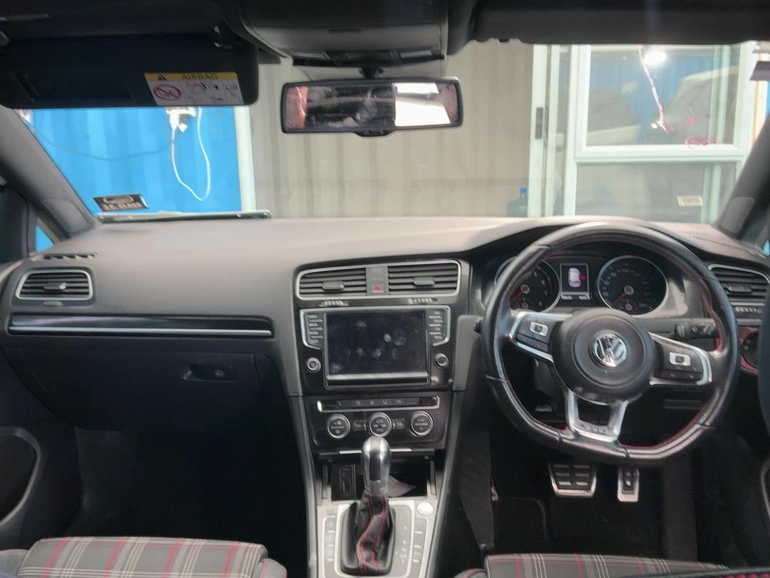 Photo '9' of Volkswagen Golf GTI (DSG) Photo '9' of Volkswagen Golf GTI (DSG)