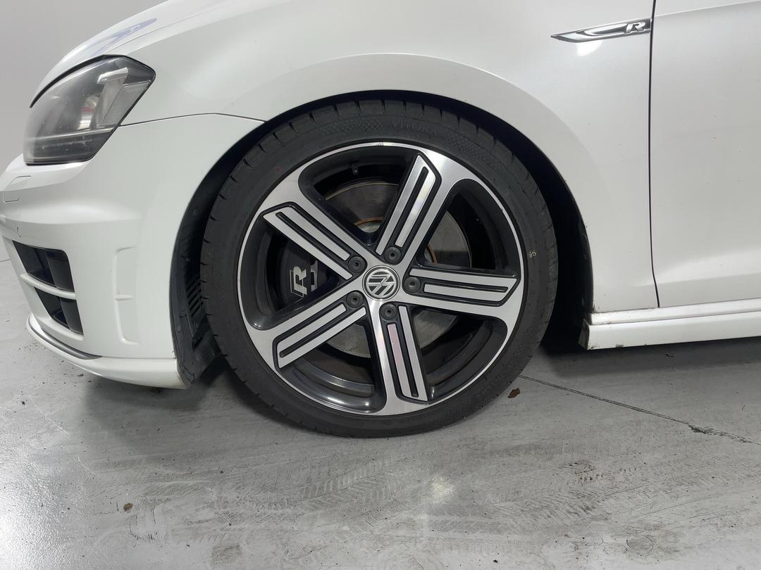 Photo '10' of Volkswagen Golf