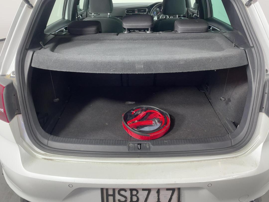 Photo '14' of Volkswagen Golf