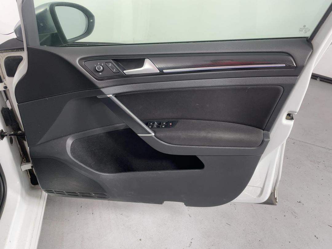 Photo '15' of Volkswagen Golf