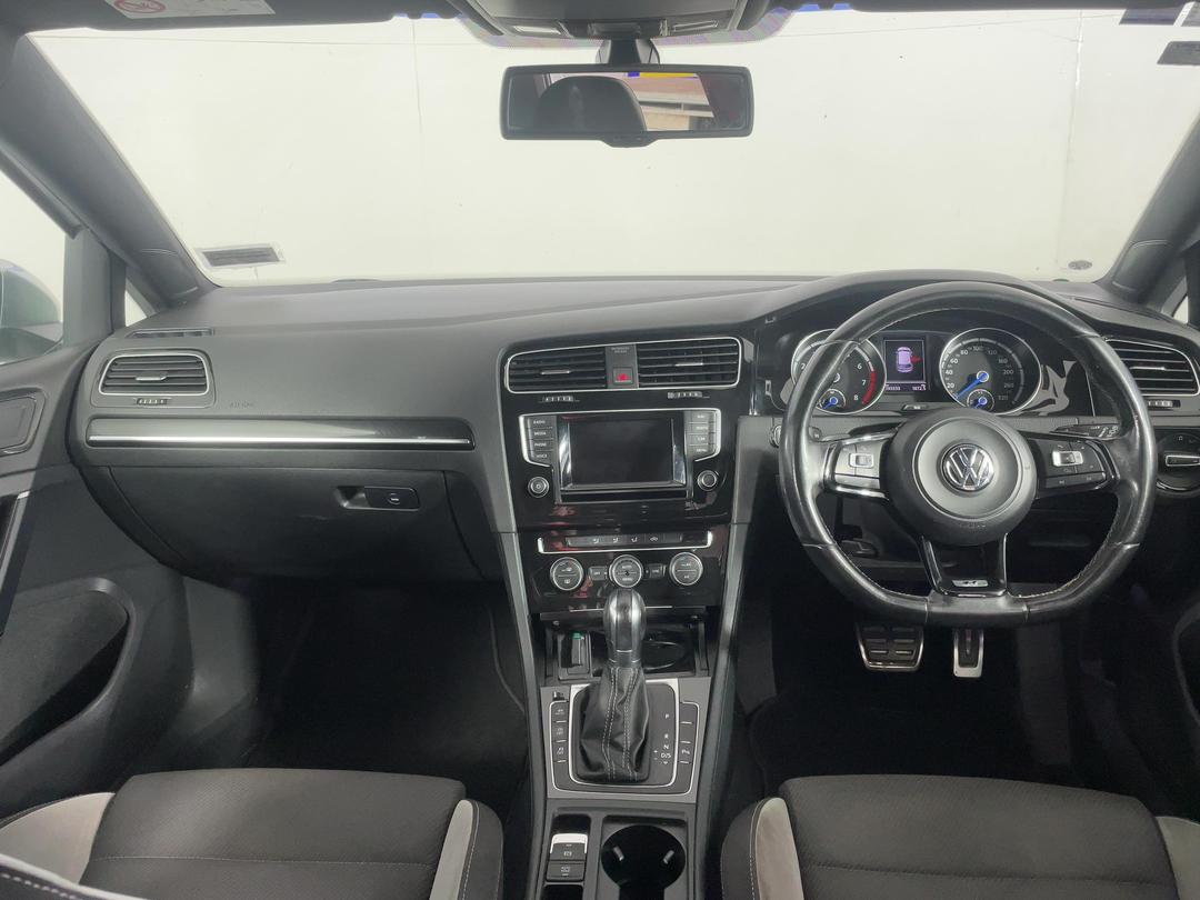 Photo '17' of Volkswagen Golf