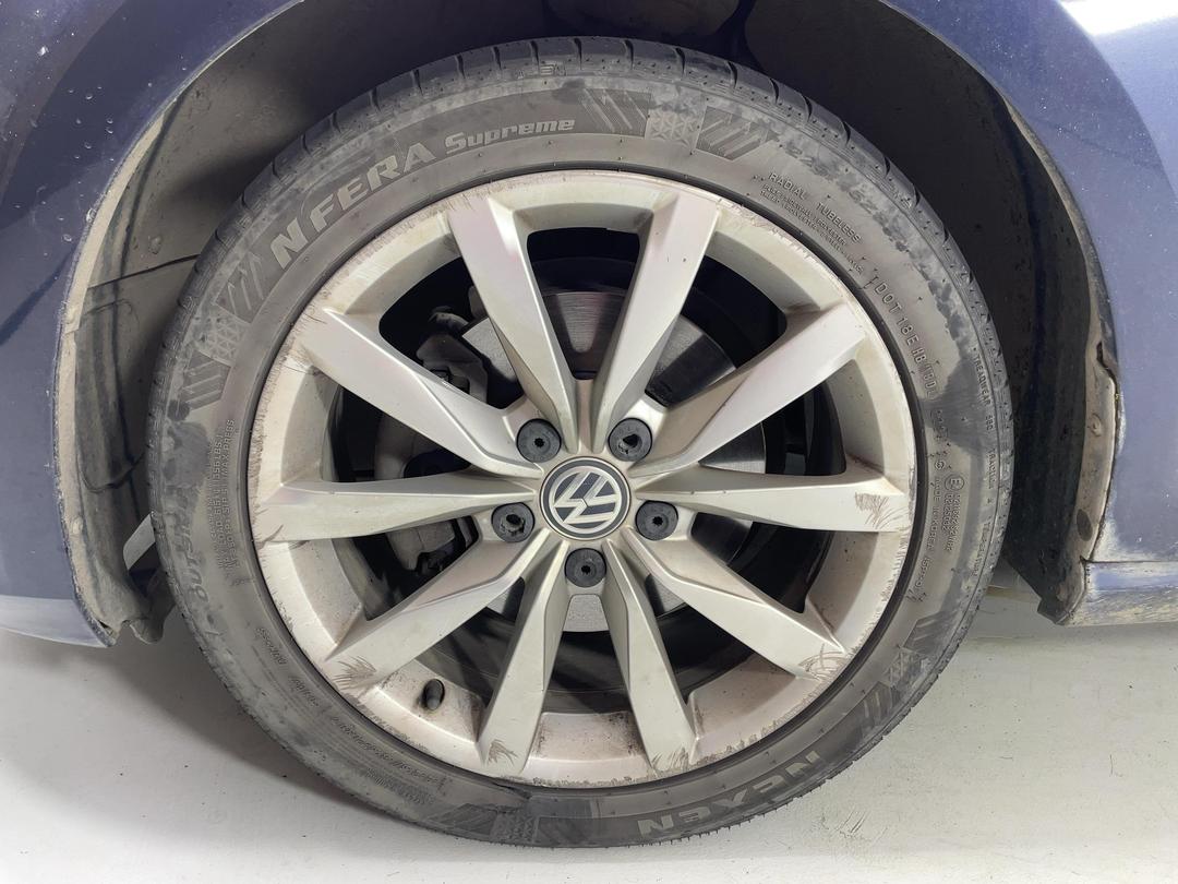 Photo '10' of Volkswagen Golf