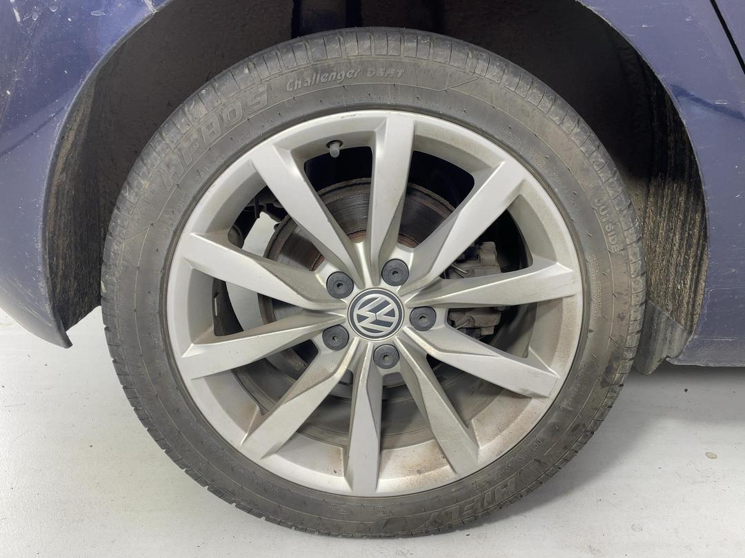 Photo '12' of Volkswagen Golf