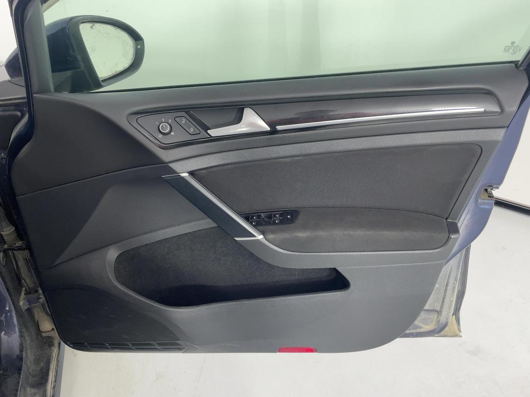 Photo '15' of Volkswagen Golf