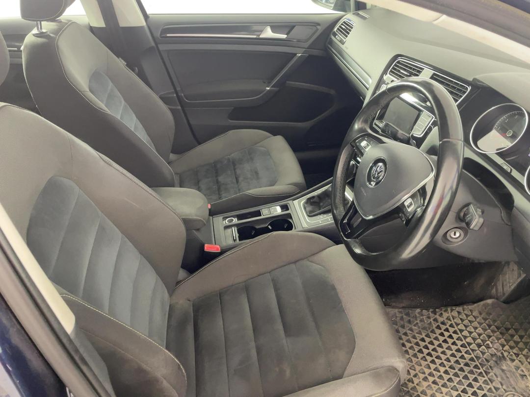 Photo '16' of Volkswagen Golf