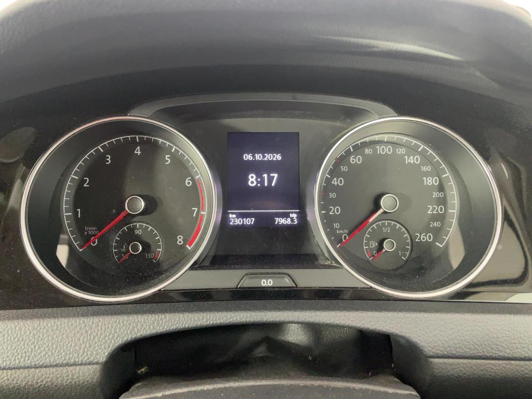 Photo '21' of Volkswagen Golf
