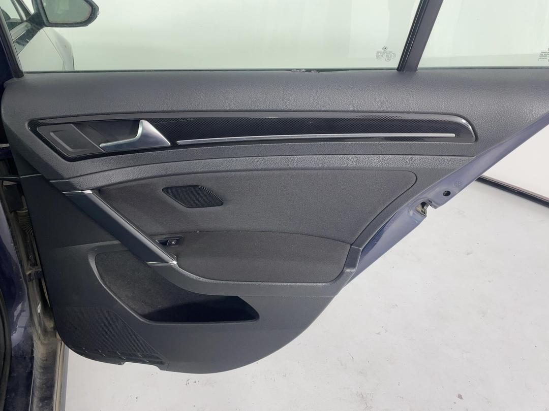 Photo '19' of Volkswagen Golf