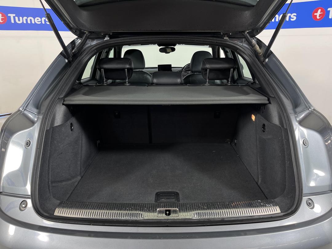 Photo '14' of Audi Q3