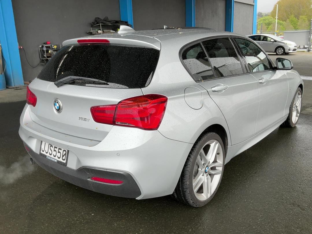 Photo '7' of BMW 1 Series 118I Photo '7' of BMW 1 Series 118I