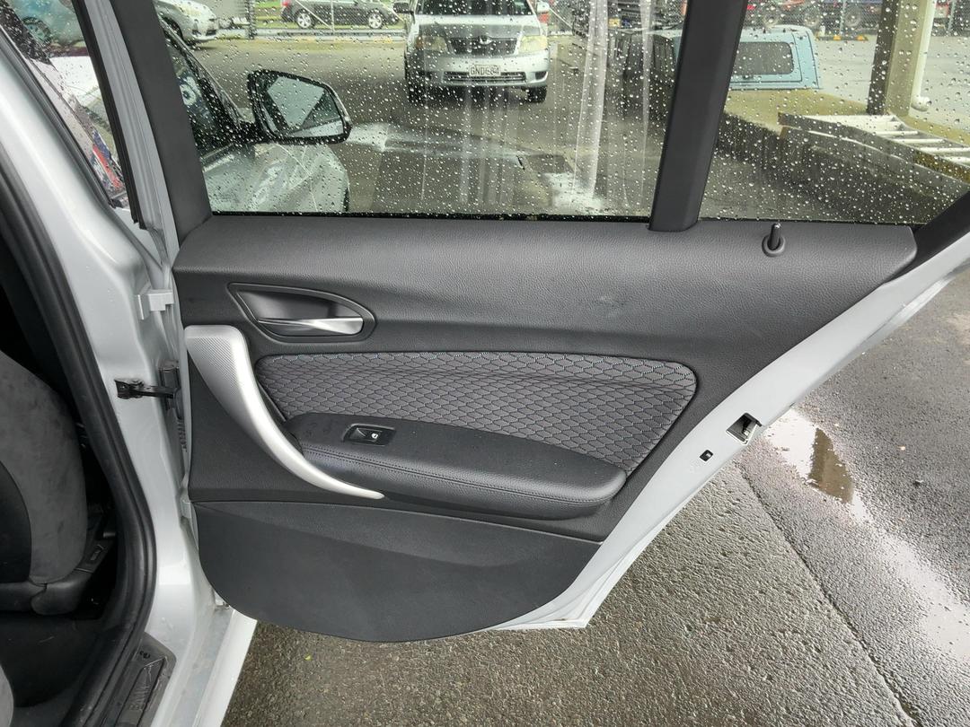Photo '17' of BMW 1 Series 118I Photo '17' of BMW 1 Series 118I
