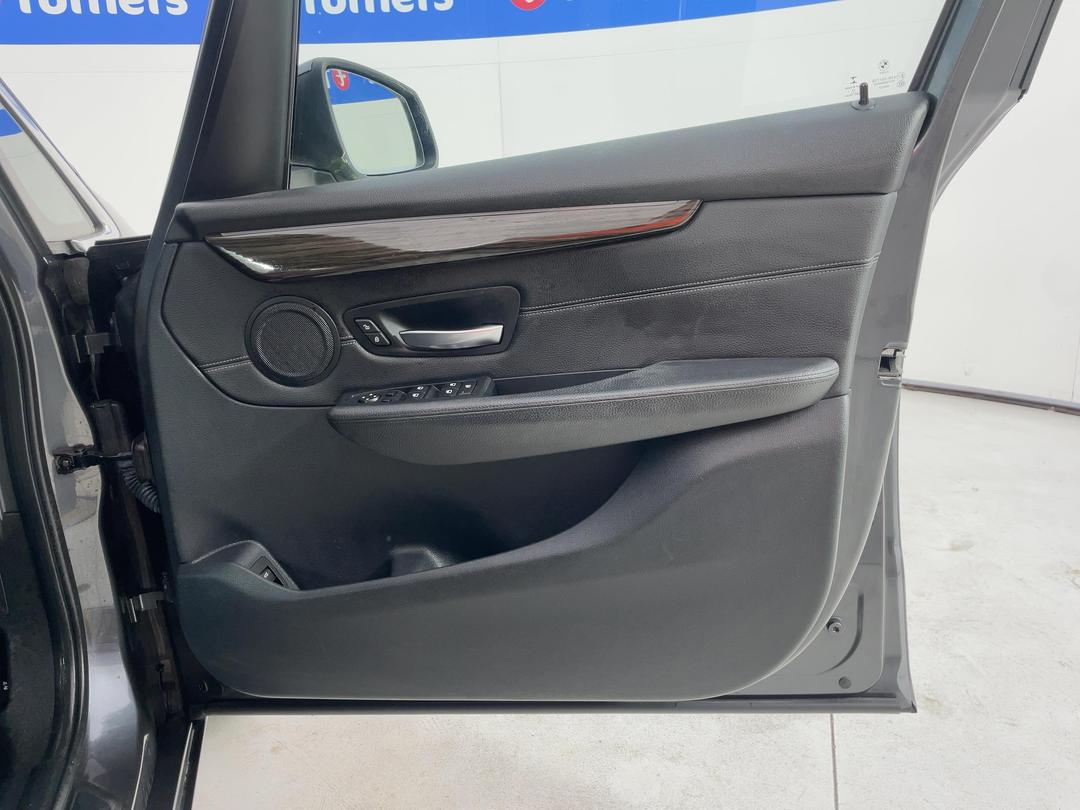 Photo '15' of BMW 2 Series