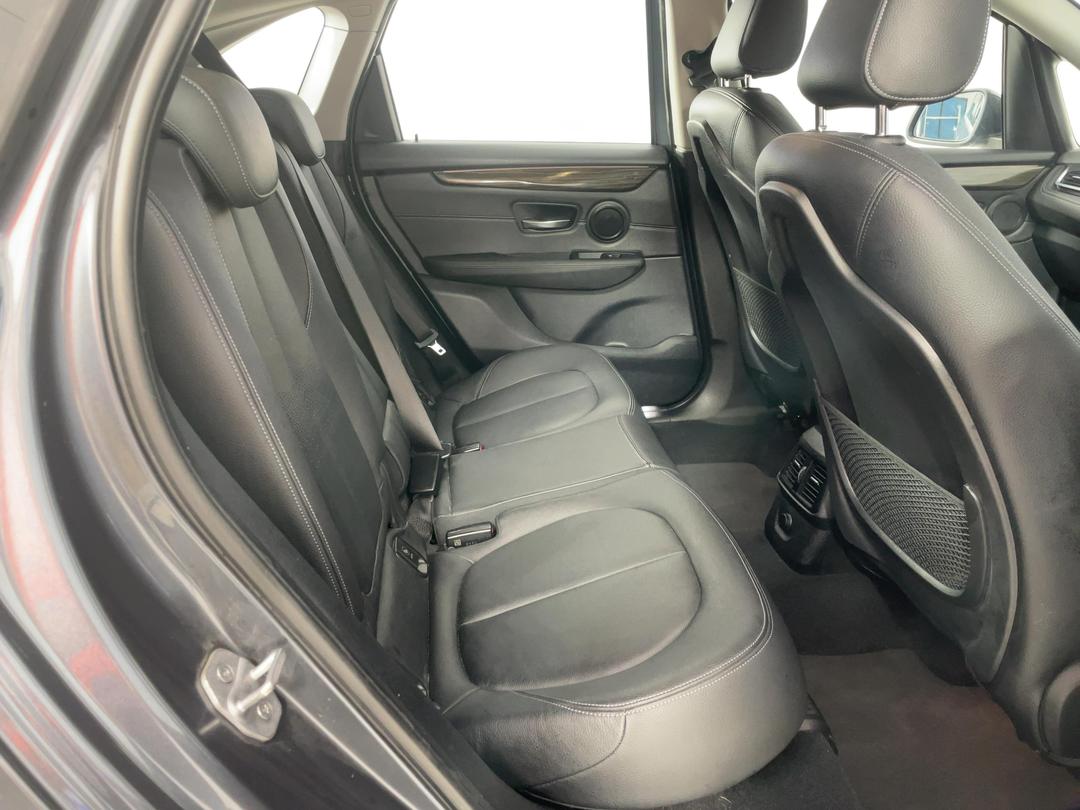 Photo '20' of BMW 2 Series