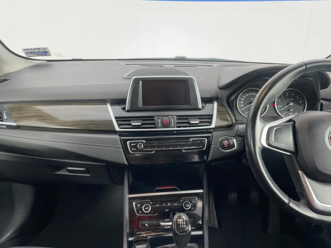 Photo '17' of BMW 2 Series