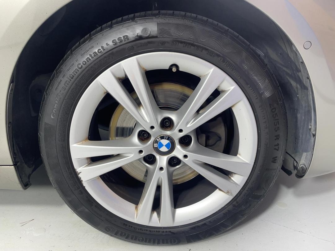 Photo '9' of BMW 2 Series