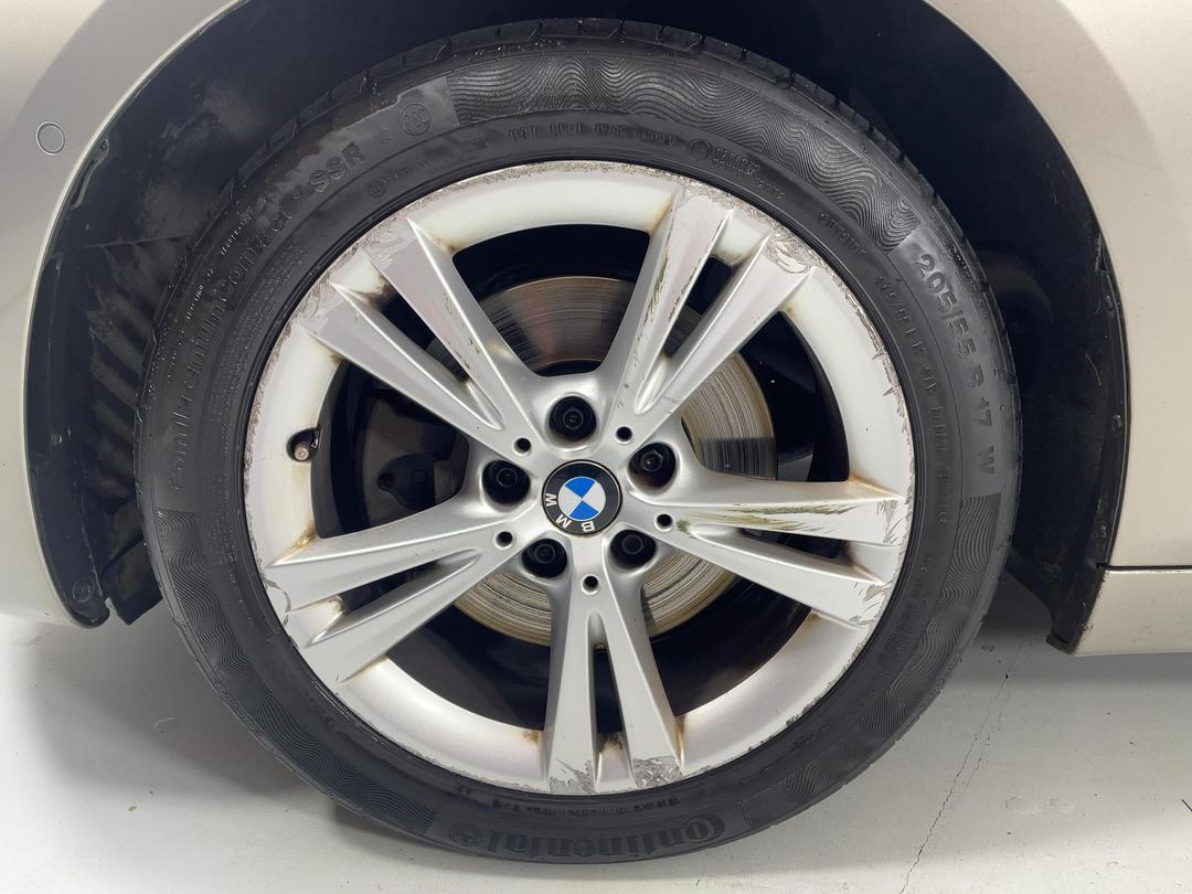 Photo '10' of BMW 2 Series