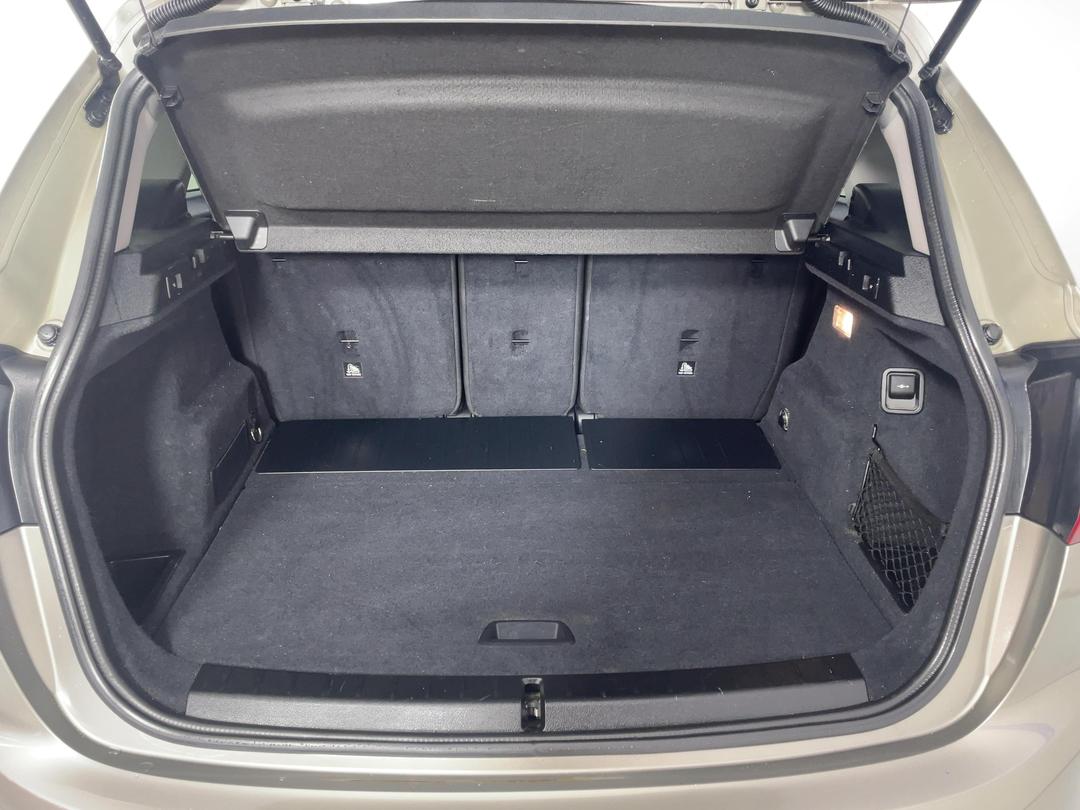Photo '14' of BMW 2 Series