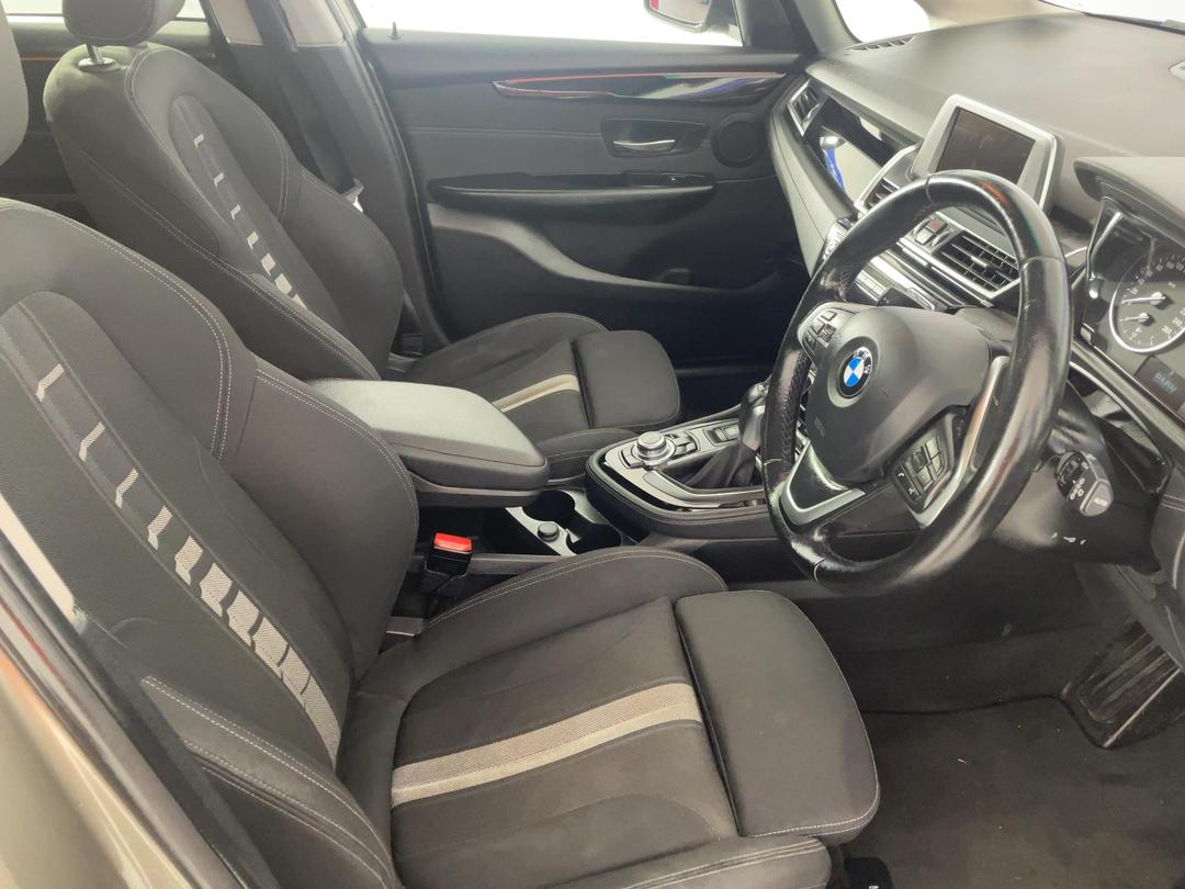 Photo '16' of BMW 2 Series