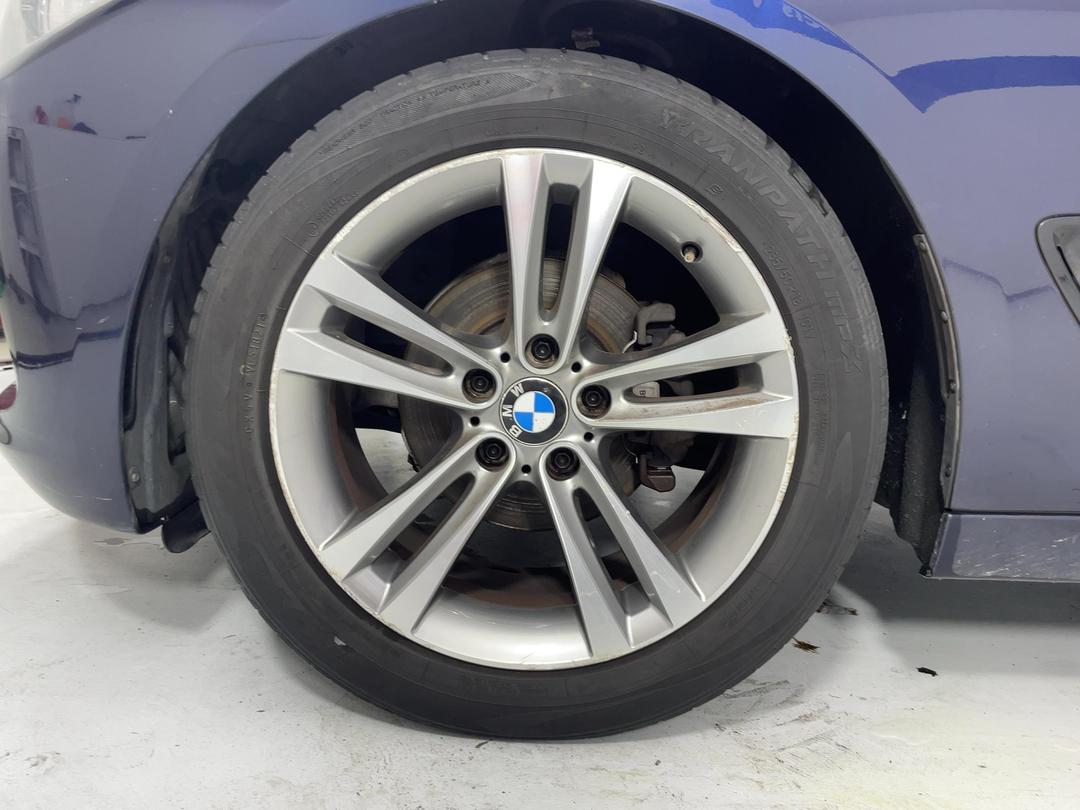 Photo '10' of BMW 3 Series