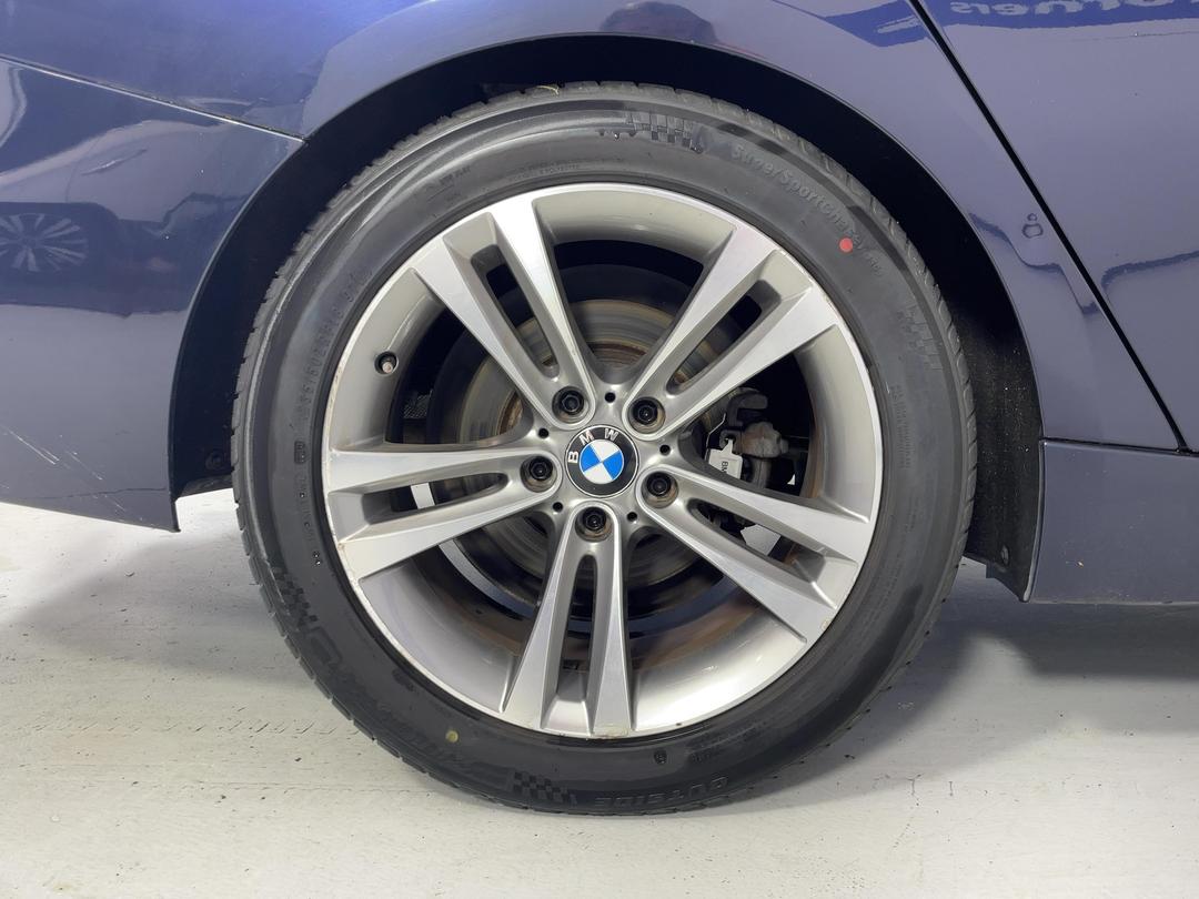 Photo '12' of BMW 3 Series