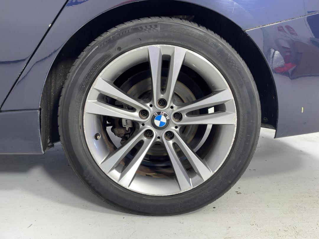 Photo '11' of BMW 3 Series