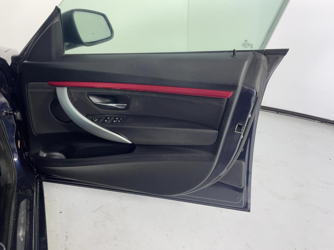 Photo '15' of BMW 3 Series